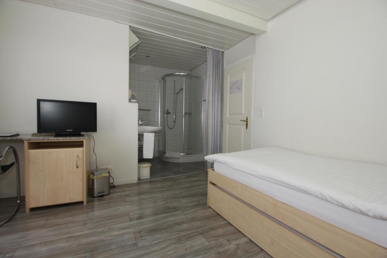 Hotel Hippel Krone Kerzers Ngoại thất bức ảnh